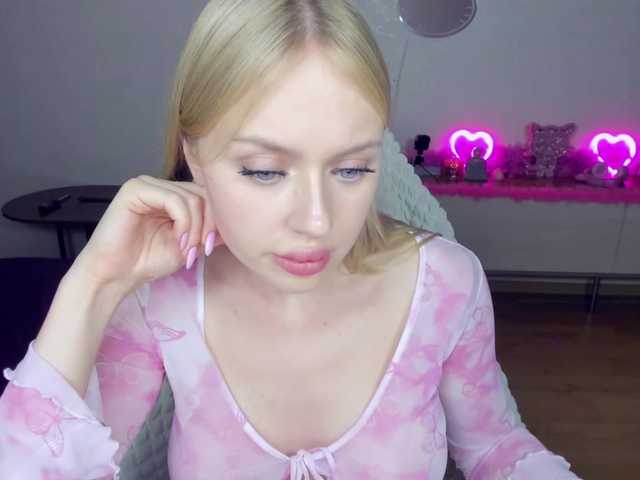 Live sex webcam photo for MindyKally #291355502