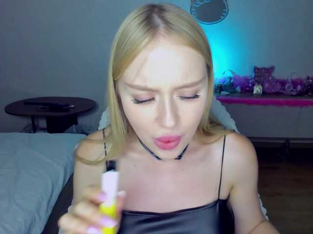 Live sex webcam photo for MindyKally #291402936