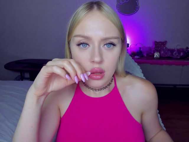 Live sex webcam photo for MindyKally #291407199