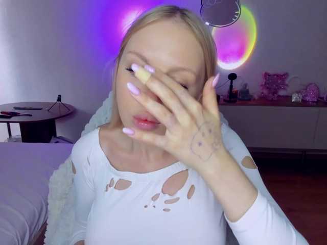 Live sex webcam photo for MindyKally #291501437