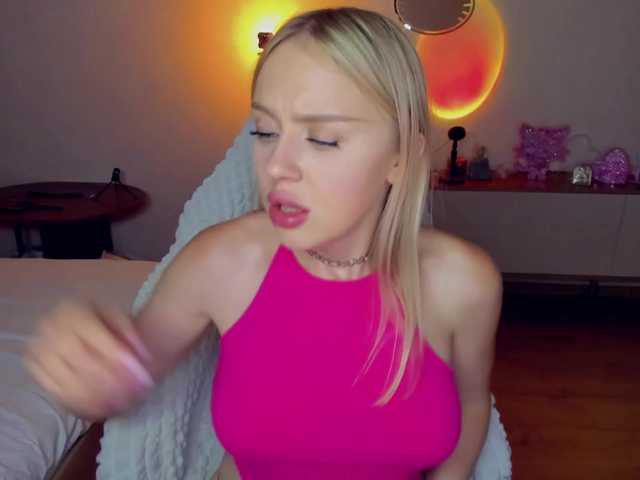 Live sex webcam photo for MindyKally #291502962