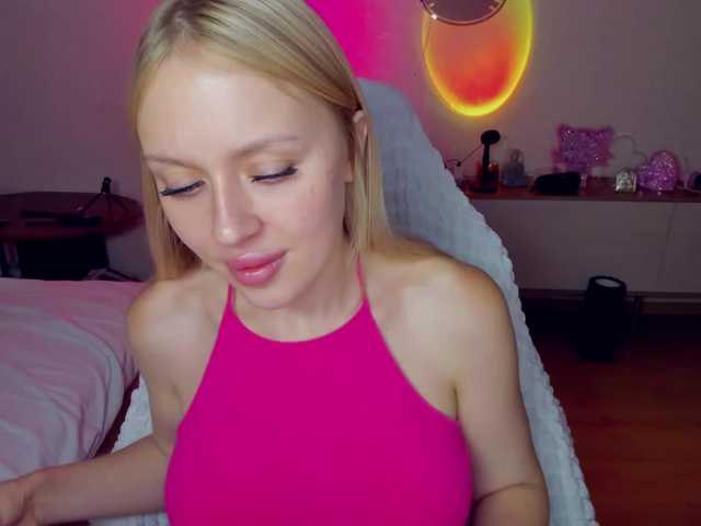 Live sex webcam photo for MindyKally #291514039