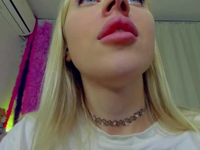 Live sex webcam photo for MindyKally #291724224