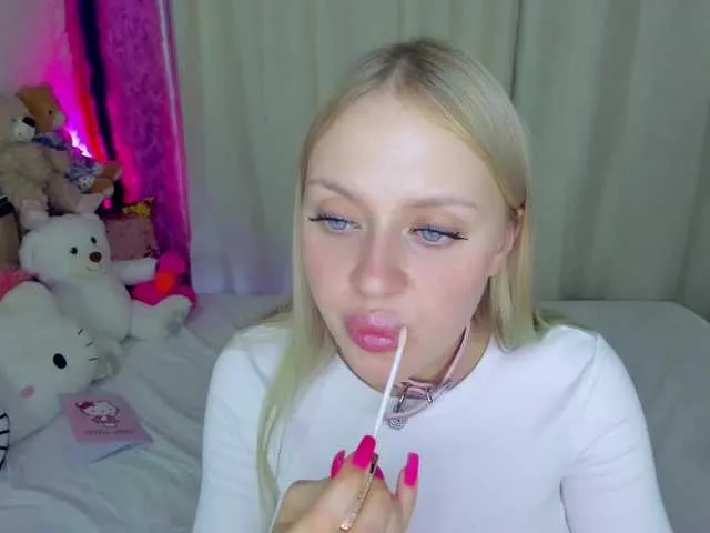 Live sex webcam photo for MindyKally #291786094