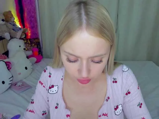 Live sex webcam photo for MindyKally #291793094