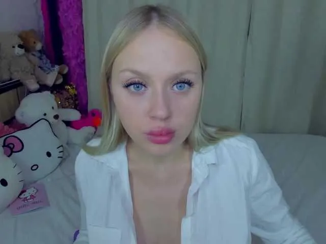 Live sex webcam photo for MindyKally #291799085