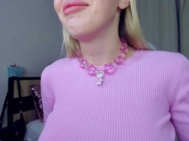 Live sex webcam photo for MindyKally #291881407