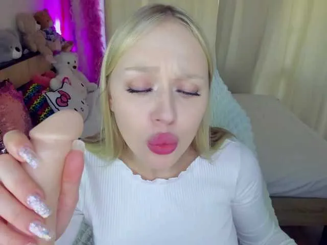 Live sex webcam photo for MindyKally #291913948