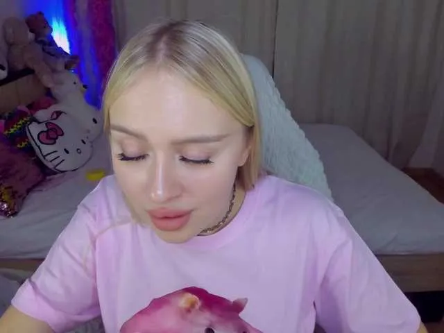 Live sex webcam photo for MindyKally #291984450