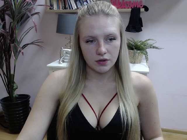 Live sex webcam photo for MindyPleasure #276010116