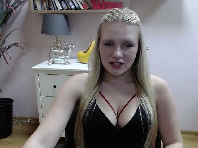 Live sex webcam photo for MindyPleasure #276218350