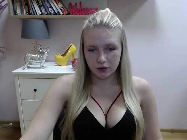 Live sex webcam photo for MindyPleasure #276259117