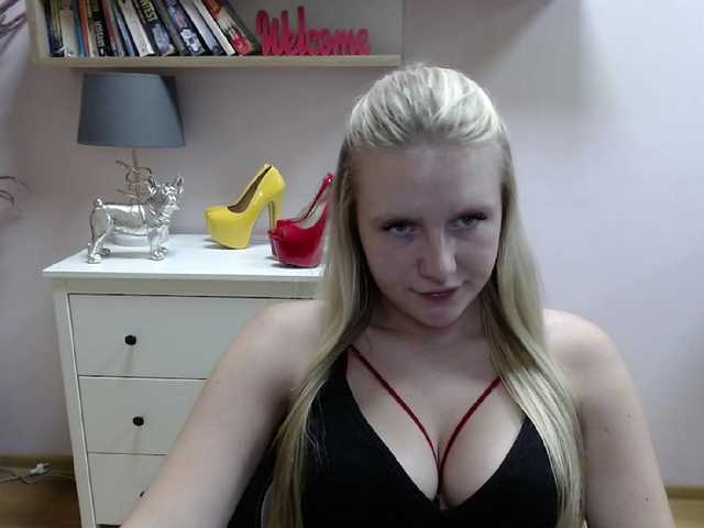 Live sex webcam photo for MindyPleasure #276260927