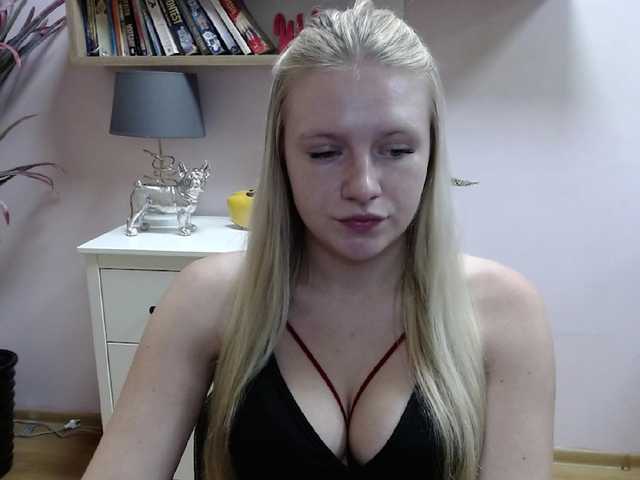 Live sex webcam photo for MindyPleasure #276274341