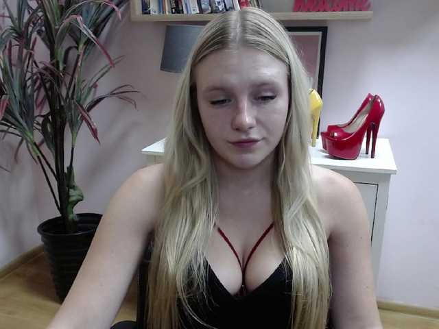 Live sex webcam photo for MindyPleasure #276451995