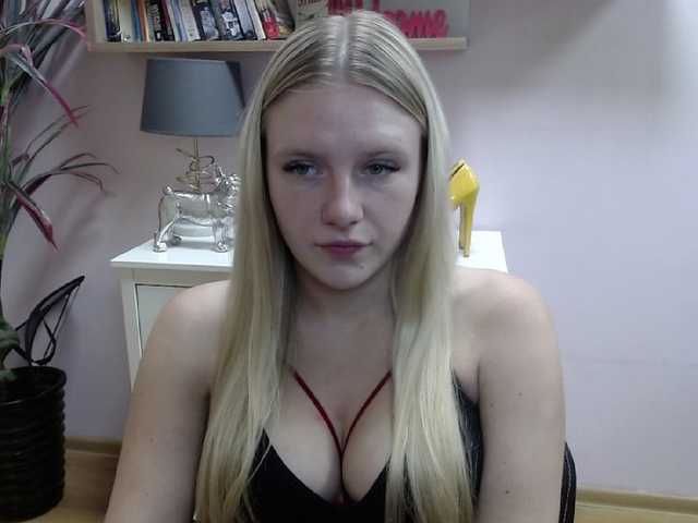 Live sex webcam photo for MindyPleasure #276500155