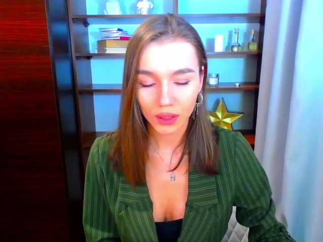 Live sex webcam photo for MiniCalm #273464029