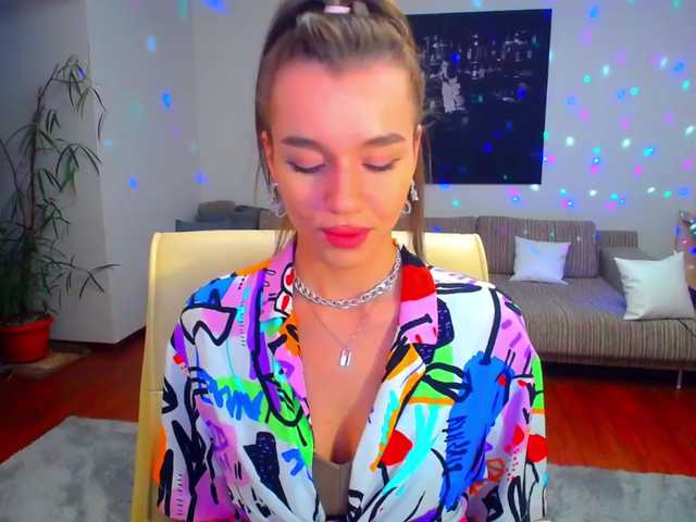 Live sex webcam photo for MiniCalm #273583184