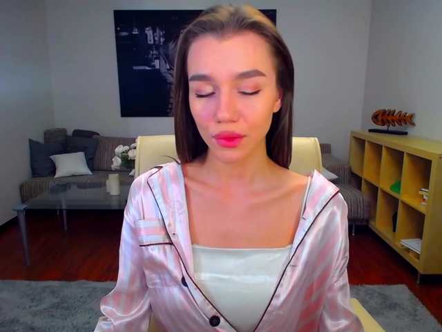 Live sex webcam photo for MiniCalm #273685348