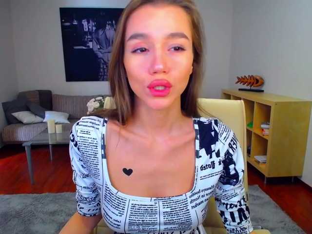 Live sex webcam photo for MiniCalm #273803309