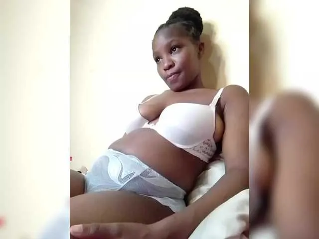Live sex webcam photo for Minlavine #291186384