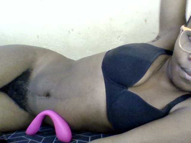 Live sex webcam photo for Minlavine #294162709