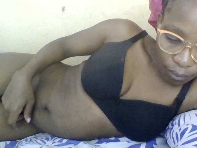 Live sex webcam photo for Minlavine #294268717