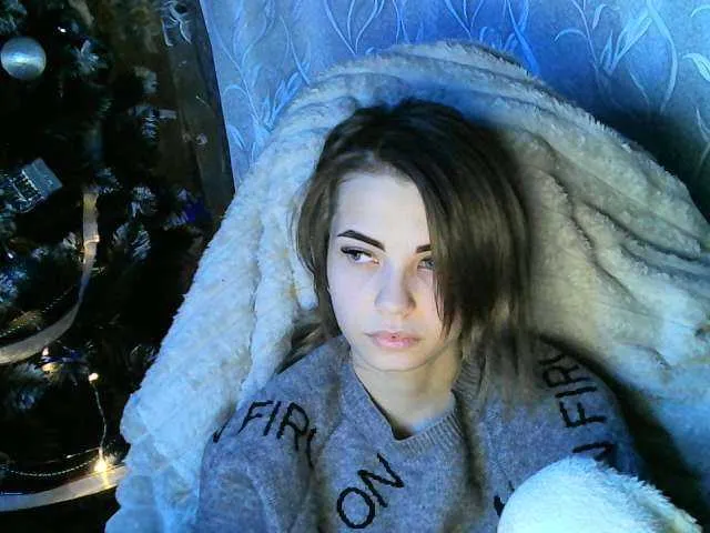 Live sex webcam photo for MiraPics #271821176