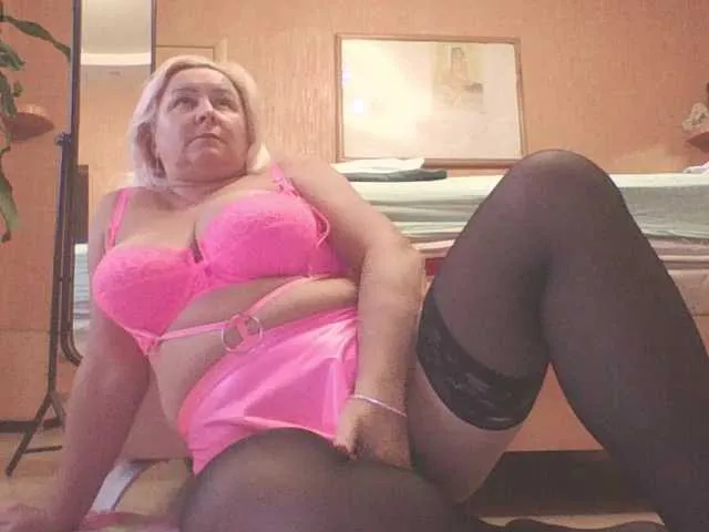 Live sex webcam photo for MiraRobens1 #294161859