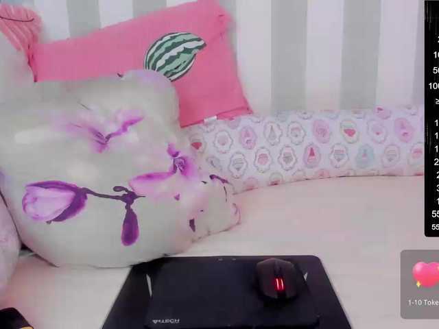 Live sex webcam photo for MiraStark #276208564