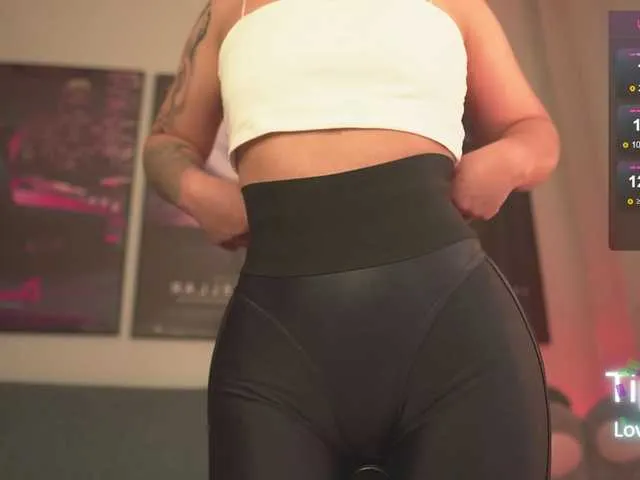 Live sex webcam photo for MiraWair #291105174