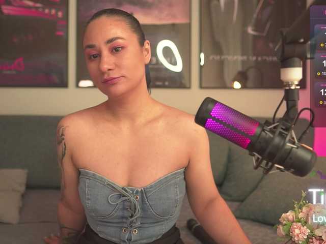 Live sex webcam photo for MiraWair #291191938