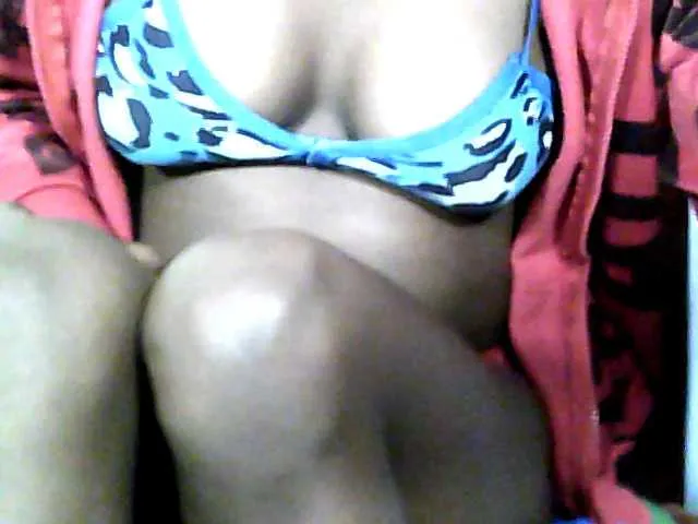Live sex webcam photo for Miranah #273766991