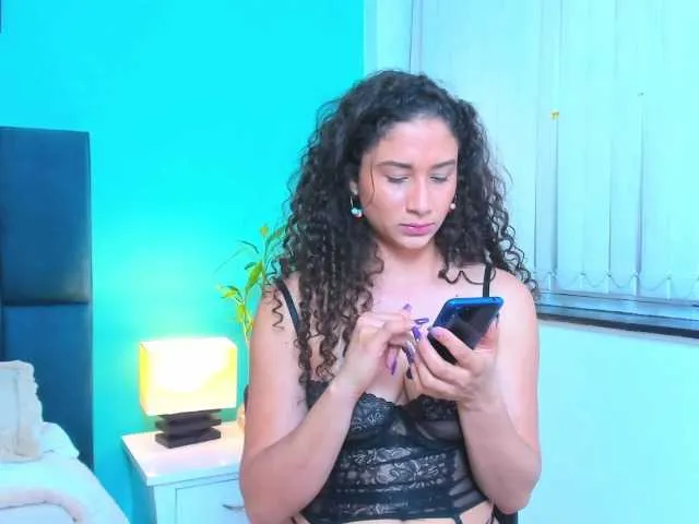 Live sex webcam photo for Miranda-D7 #273195409