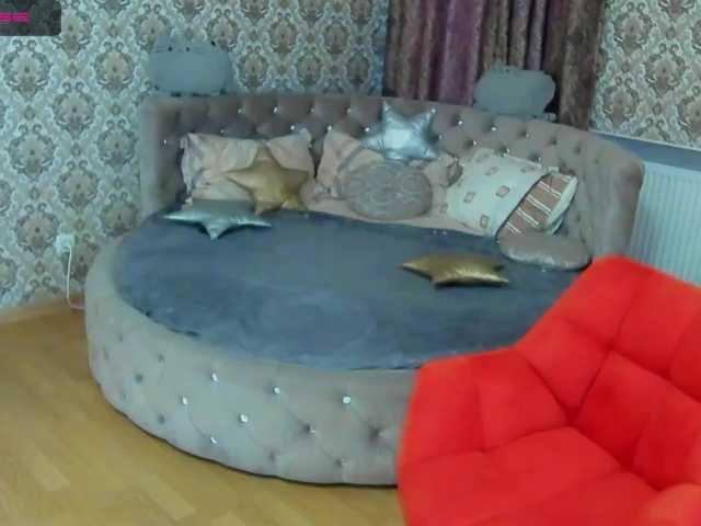 Live sex webcam photo for MirandaHobbs #288029409