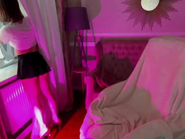 Live sex webcam photo for MirandaHobbs #288029428