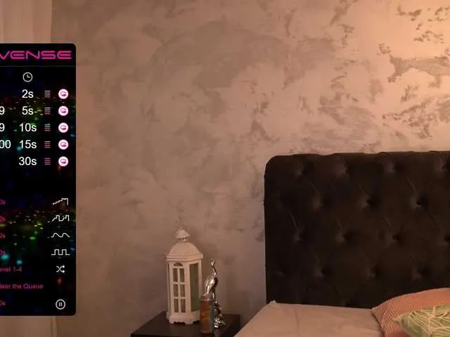 Live sex webcam photo for MirandaHobbs #288029486