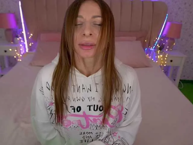 Live sex webcam photo for MirandaHobbs #290742912