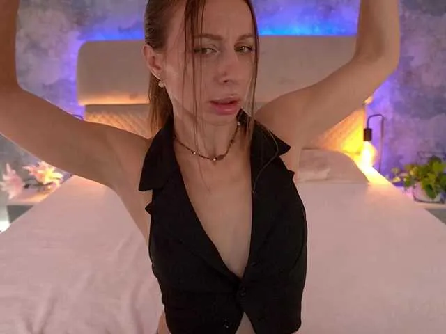 Live sex webcam photo for MirandaHobbs #292328960