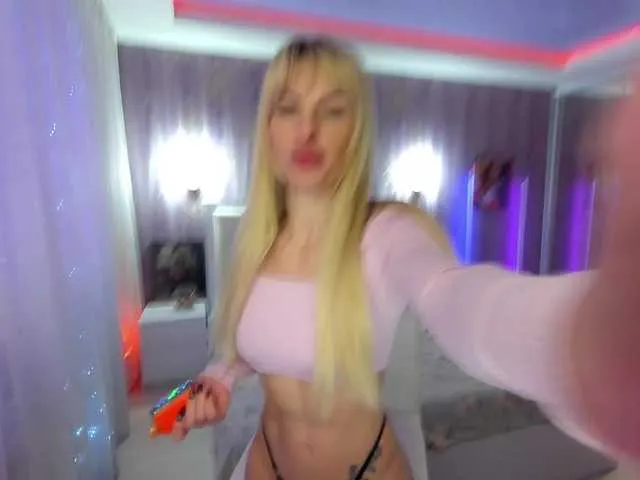 Live sex webcam photo for MirandaQueen #293229040