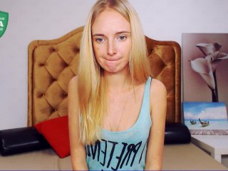 Live sex webcam photo for MirandaRay #138932625