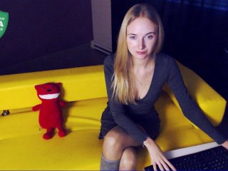 Live sex webcam photo for MirandaRay #139827498