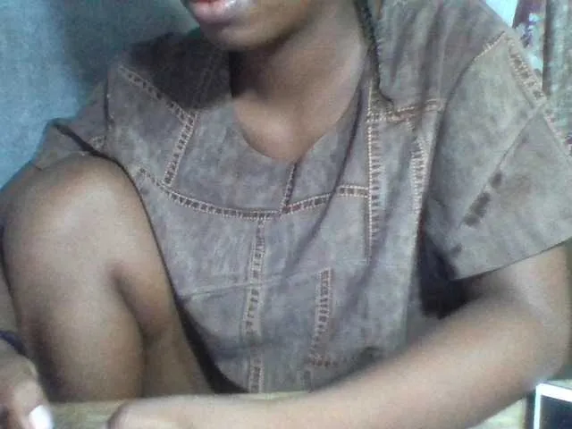 Live sex webcam photo for Mirelle12 #290697163