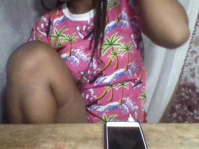 Live sex webcam photo for Mirelle12 #290711228