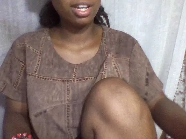 Live sex webcam photo for Mirelle12 #290718363