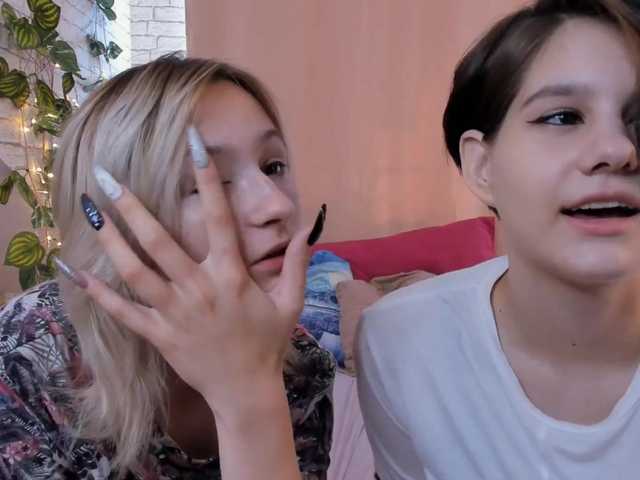 Live sex webcam photo for MirelleJoelle #274479291