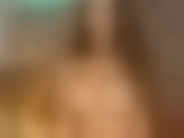 Live sex webcam photo for MiriamFoxx #294321427