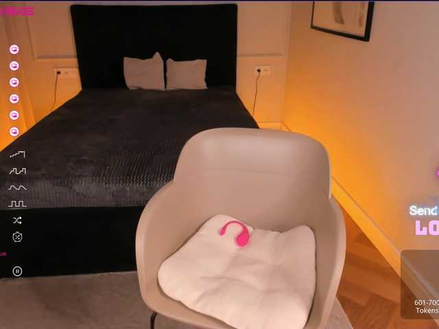 Live sex webcam photo for MirraAmi #275439009