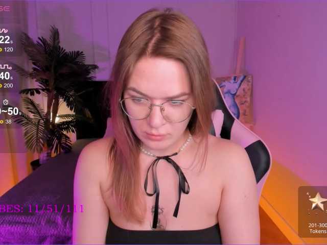 Live sex webcam photo for MirraAmi #277951273