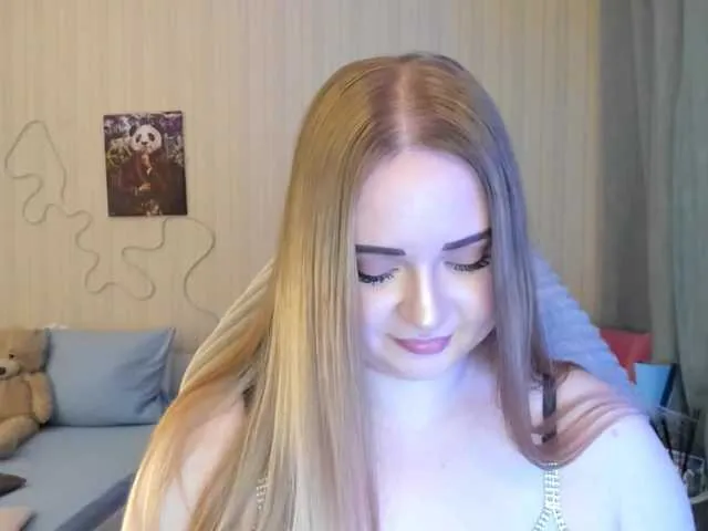 Live sex webcam photo for MishaLips #291276038